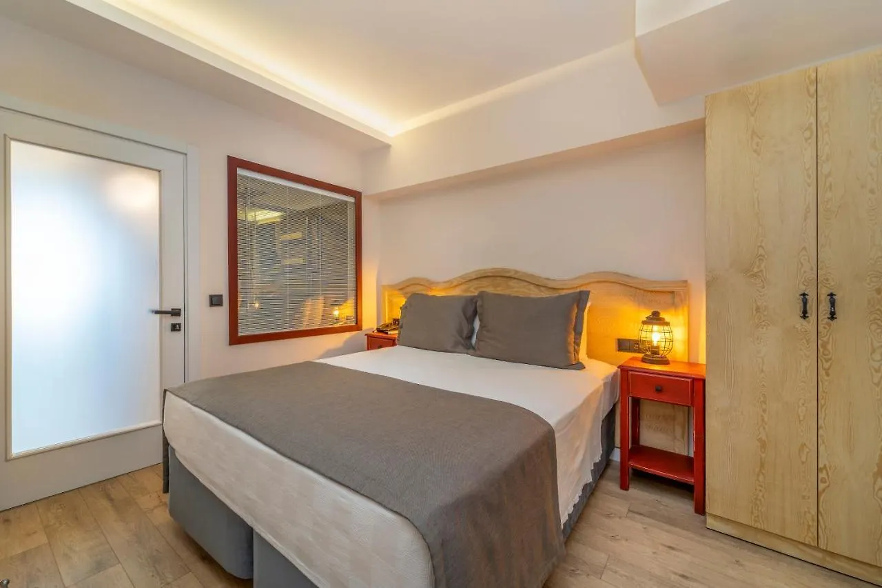 Ece Marina Suites Fethiye 2*,