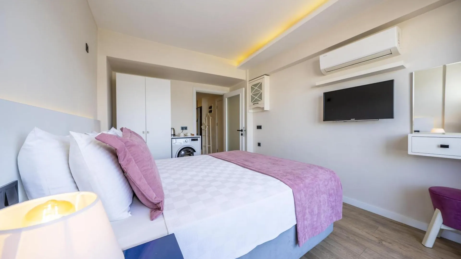Ece Marina Suites Fethiye 2*,